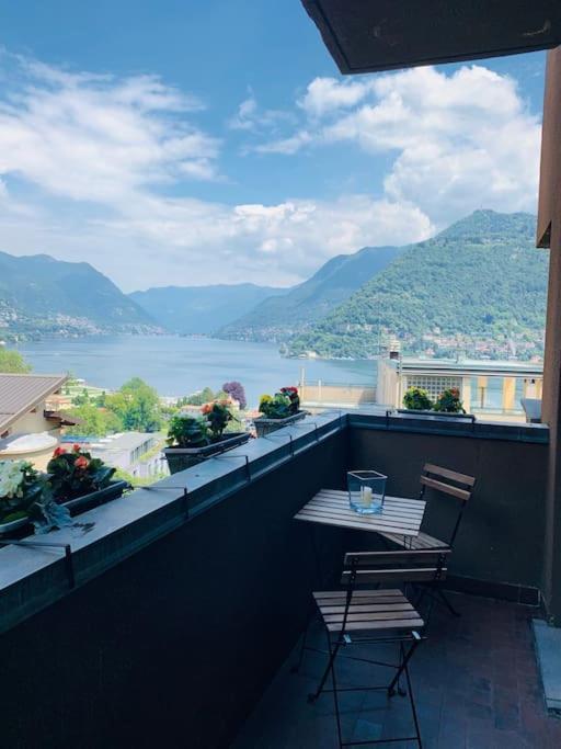 Look Giovane Per Una Casa Vista Lago Como Exterior foto